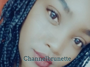 Channelbrunette